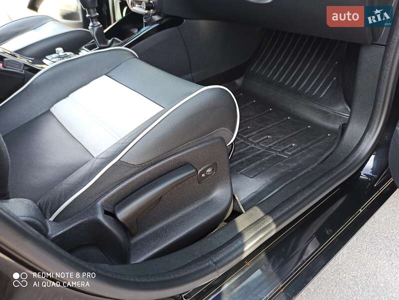 Универсал Renault Megane 2013 в Сарнах фото 41 Универсал Renault Megane 2013 в Сарнах