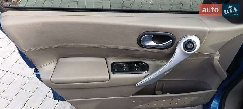 Хэтчбек Renault Megane 2002 в Стрые фото 12 Хэтчбек Renault Megane 2002 в Стрые