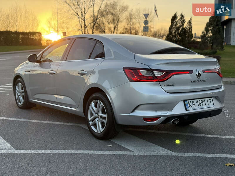 Седан Renault Megane 2018 в Киеве