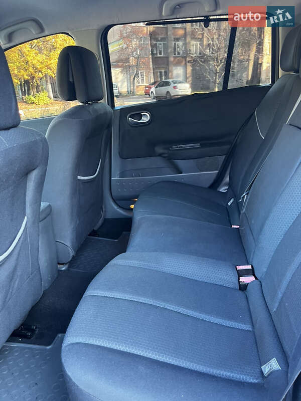 Универсал Renault Megane 2004 в Кривом Роге фото 10 Универсал Renault Megane 2004 в Кривом Роге