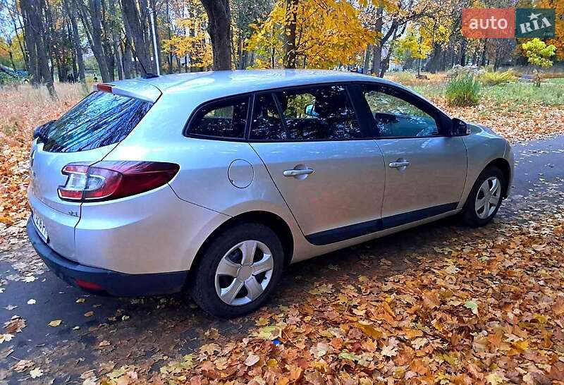 Универсал Renault Megane 2010 в Глухове