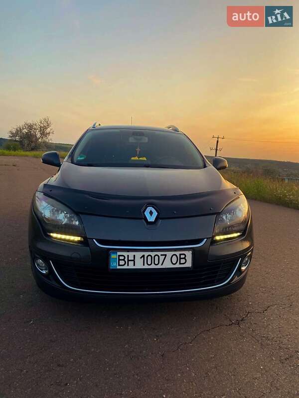 Универсал Renault Megane 2013 в Червонознаменке фото 64 Универсал Renault Megane 2013 в Червонознаменке