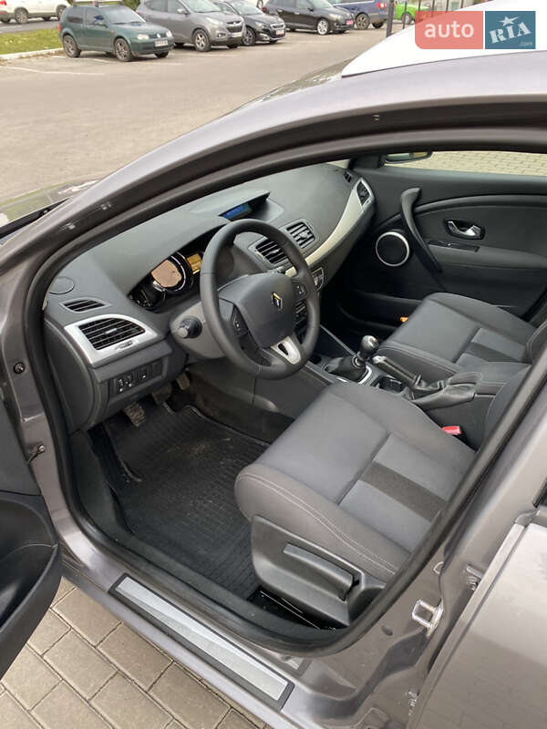 Универсал Renault Megane 2011 в Ровно фото 29 Универсал Renault Megane 2011 в Ровно