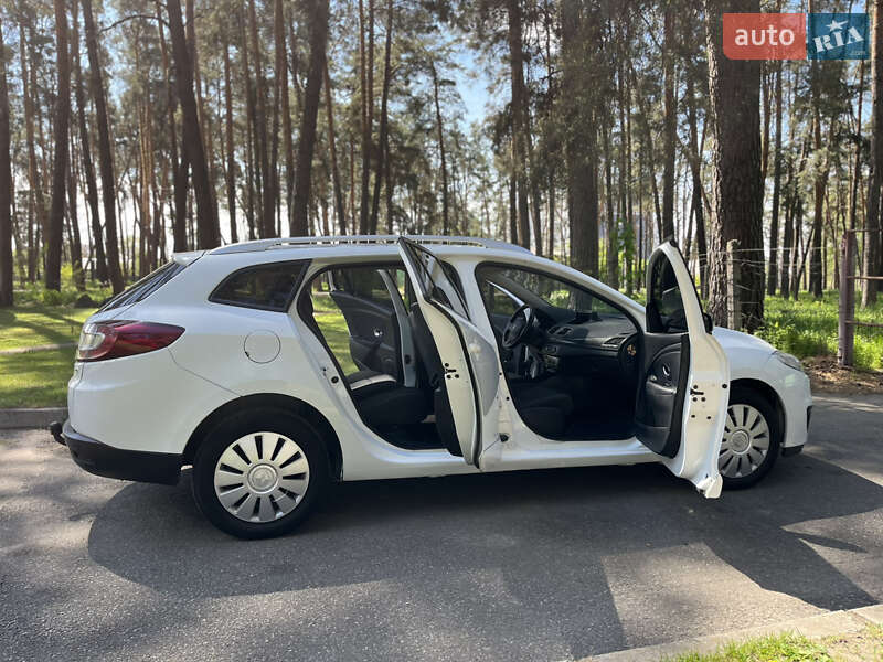 Универсал Renault Megane 2012 в Чернигове фото 17 Универсал Renault Megane 2012 в Чернигове