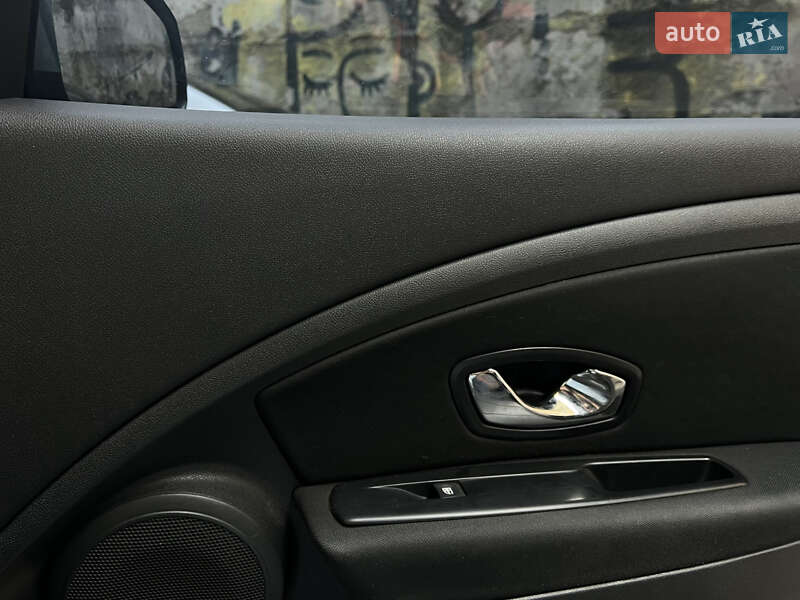 Универсал Renault Megane 2014 в Киеве фото 30 Универсал Renault Megane 2014 в Киеве