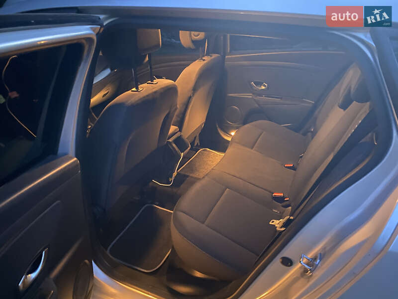 Универсал Renault Megane 2011 в Николаеве фото 7 Универсал Renault Megane 2011 в Николаеве