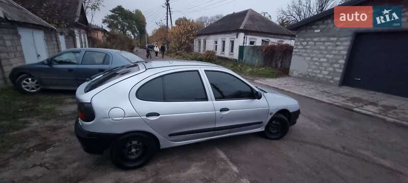 Хэтчбек Renault Megane 1996 в Каменском фото 5 Хэтчбек Renault Megane 1996 в Каменском