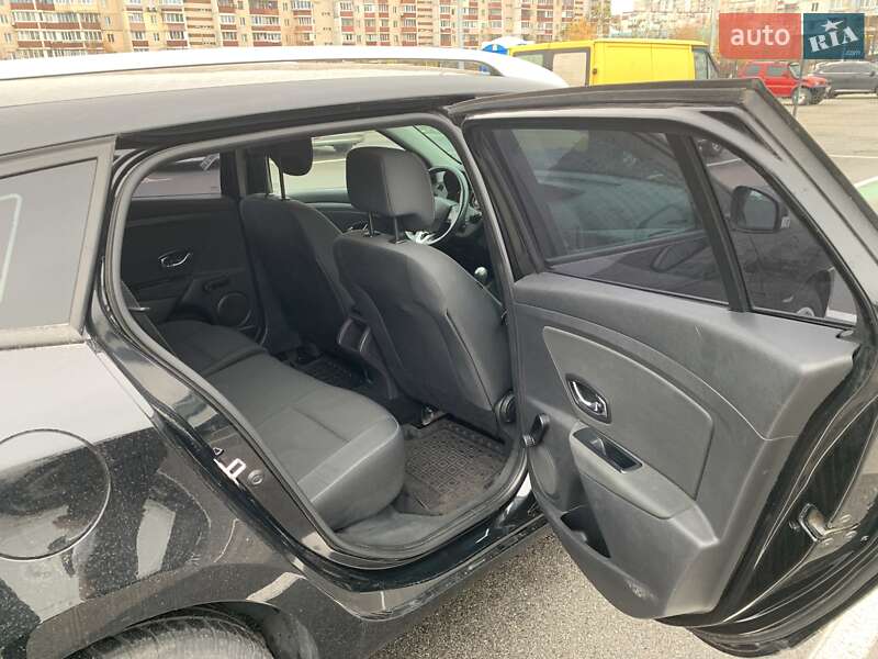 Универсал Renault Megane 2014 в Киеве фото 13 Универсал Renault Megane 2014 в Киеве