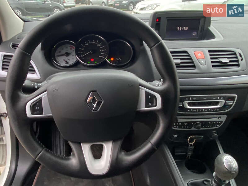 Универсал Renault Megane 2011 в Ровно фото 11 Универсал Renault Megane 2011 в Ровно