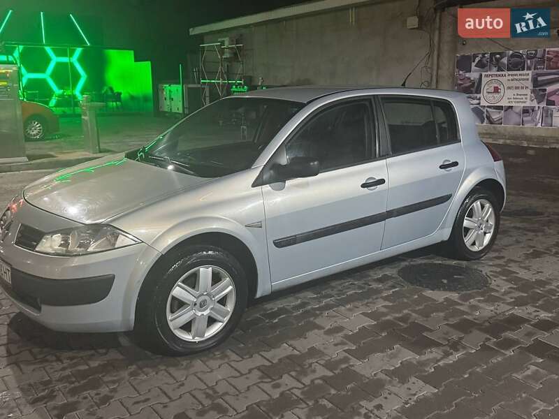 Хэтчбек Renault Megane 2002 в Вишневом