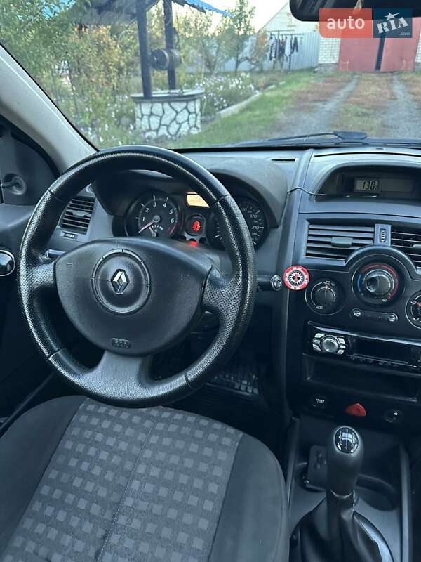 Седан Renault Megane 2006 в Хороле фото 6 Седан Renault Megane 2006 в Хороле