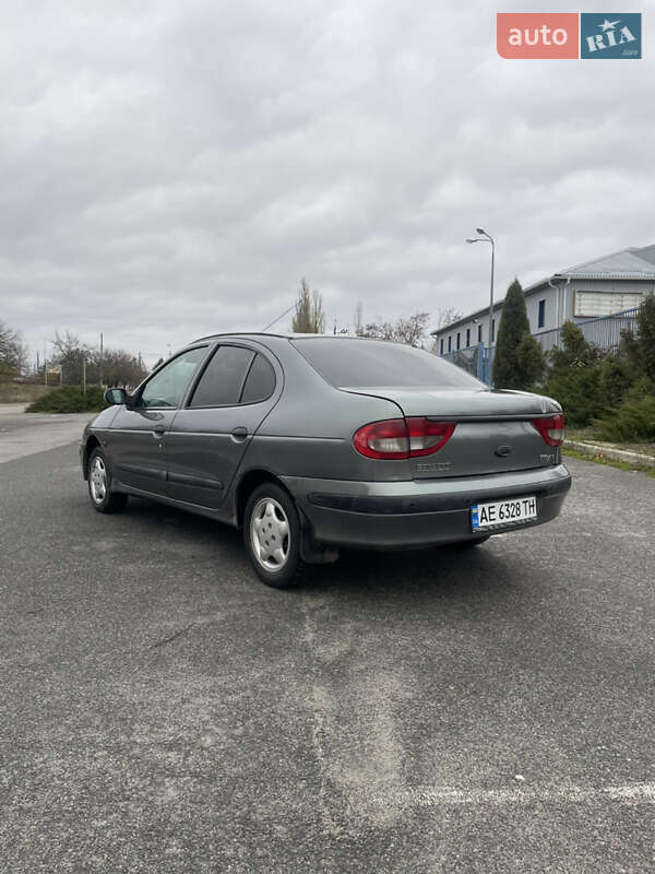 Седан Renault Megane 2003 в Новомосковске фото 4 Седан Renault Megane 2003 в Новомосковске