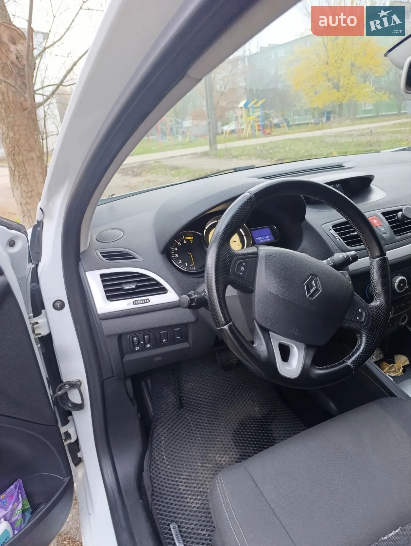 2010 Renault Megane - мініатюра 4