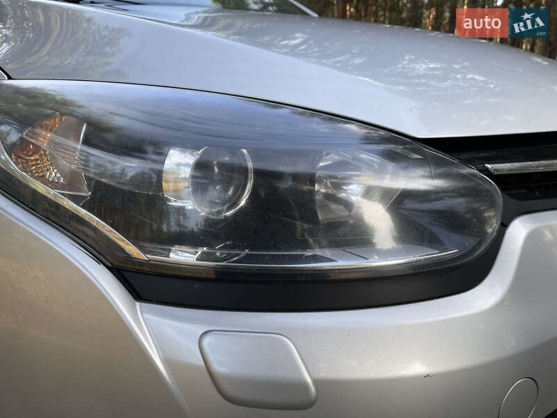 Универсал Renault Megane 2015 в Славуте фото 50 Универсал Renault Megane 2015 в Славуте