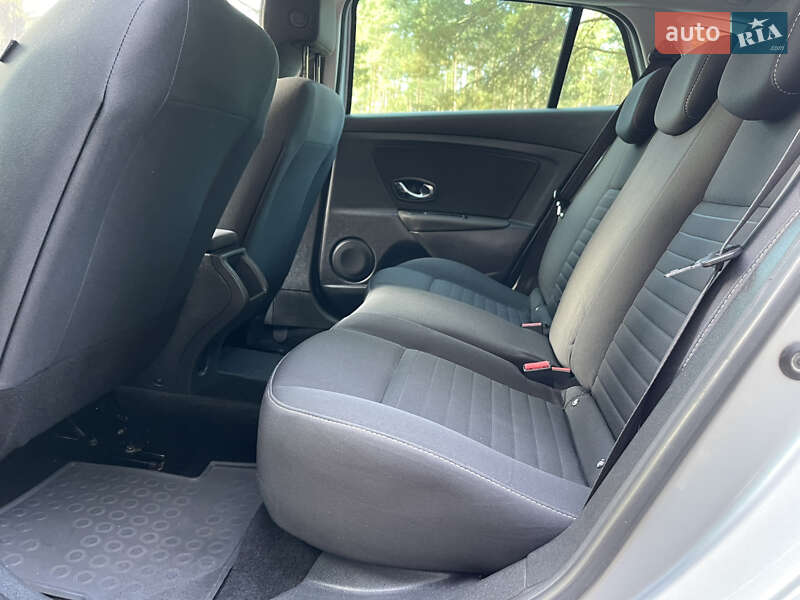 Универсал Renault Megane 2015 в Славуте фото 90 Универсал Renault Megane 2015 в Славуте