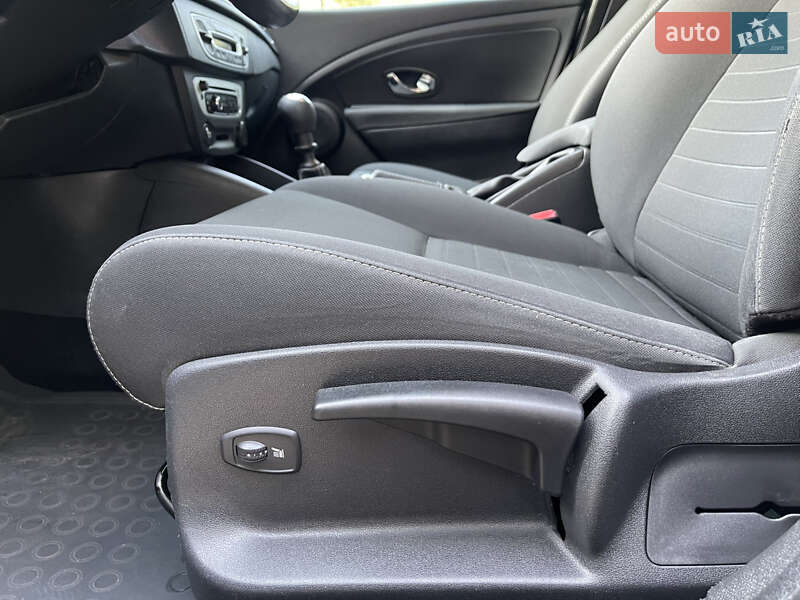 Универсал Renault Megane 2015 в Славуте фото 88 Универсал Renault Megane 2015 в Славуте