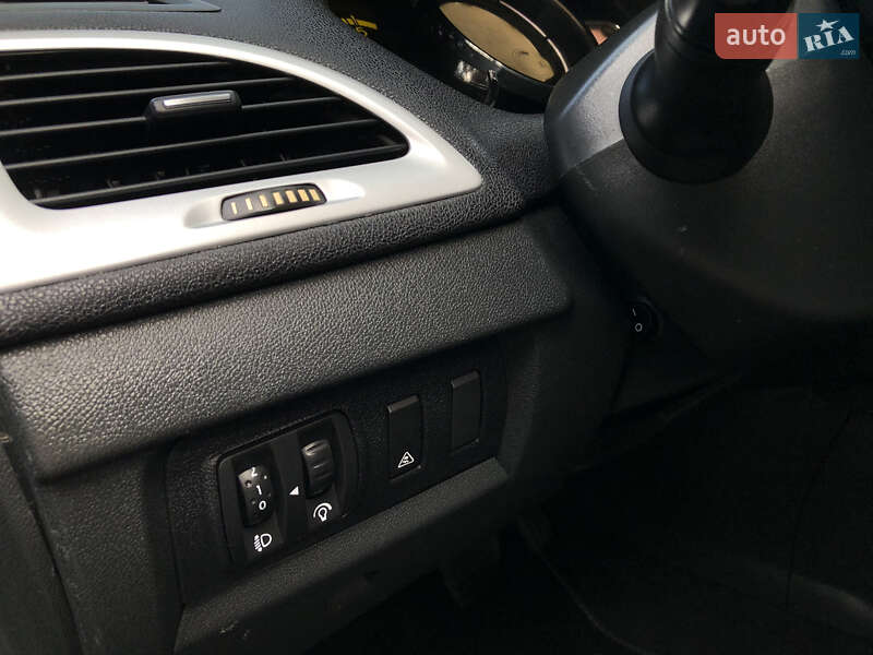 Універсал Renault Megane 2013 в Львові фото 37 Універсал Renault Megane 2013 в Львові