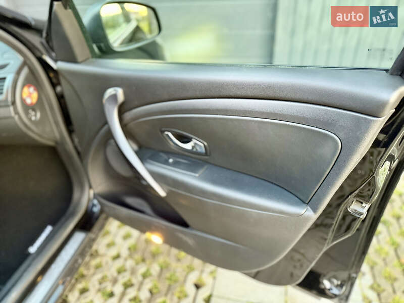 Универсал Renault Megane 2014 в Самборе фото 35 Универсал Renault Megane 2014 в Самборе