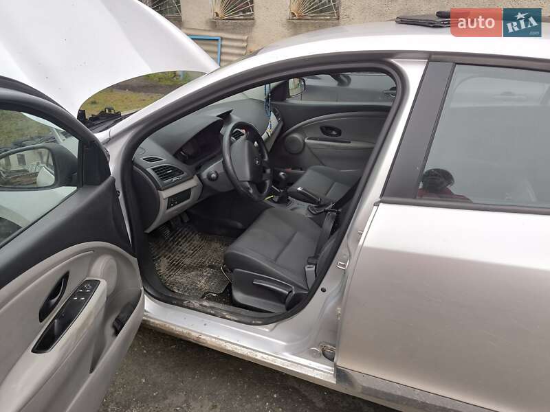 Хэтчбек Renault Megane 2009 в Сарнах фото 4 Хэтчбек Renault Megane 2009 в Сарнах