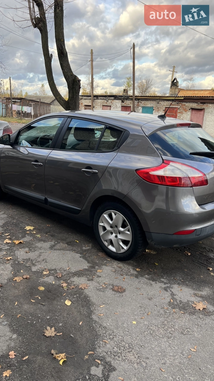 2013 Renault Megane - мініатюра 10