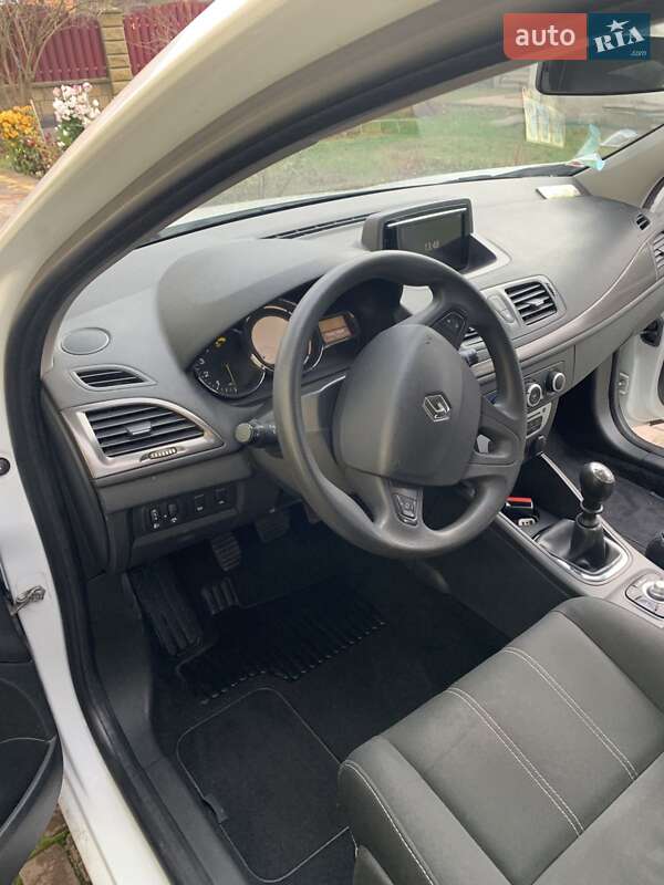 Хэтчбек Renault Megane 2015 в Вараше