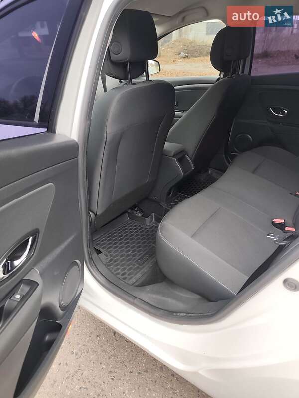 Хэтчбек Renault Megane 2011 в Сумах