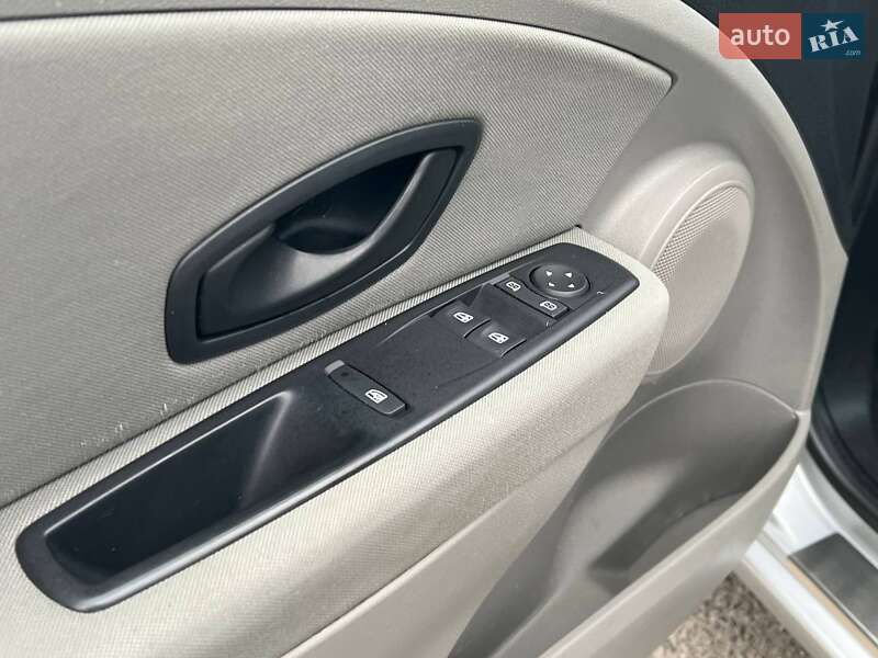 Универсал Renault Megane 2010 в Лубнах фото 21 Универсал Renault Megane 2010 в Лубнах