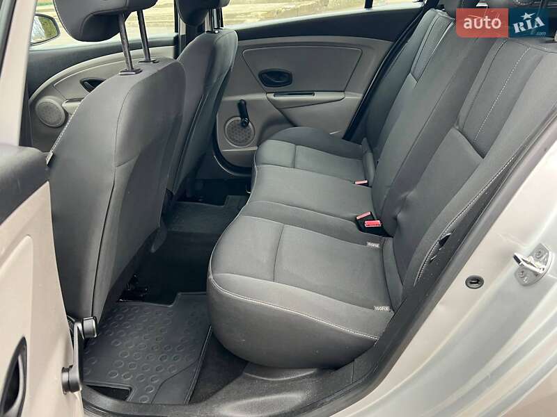 Универсал Renault Megane 2010 в Лубнах фото 42 Универсал Renault Megane 2010 в Лубнах