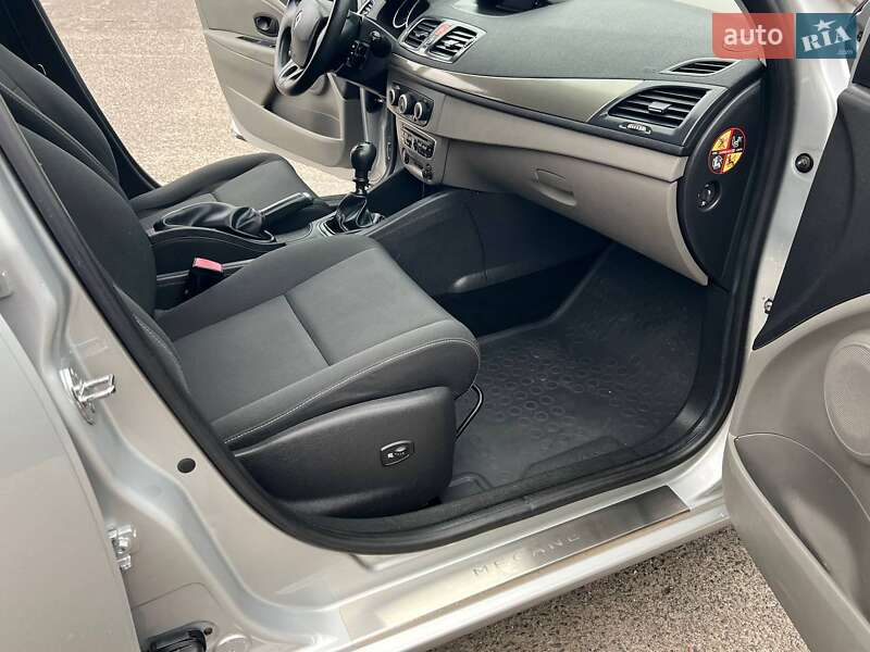 Универсал Renault Megane 2010 в Лубнах фото 45 Универсал Renault Megane 2010 в Лубнах