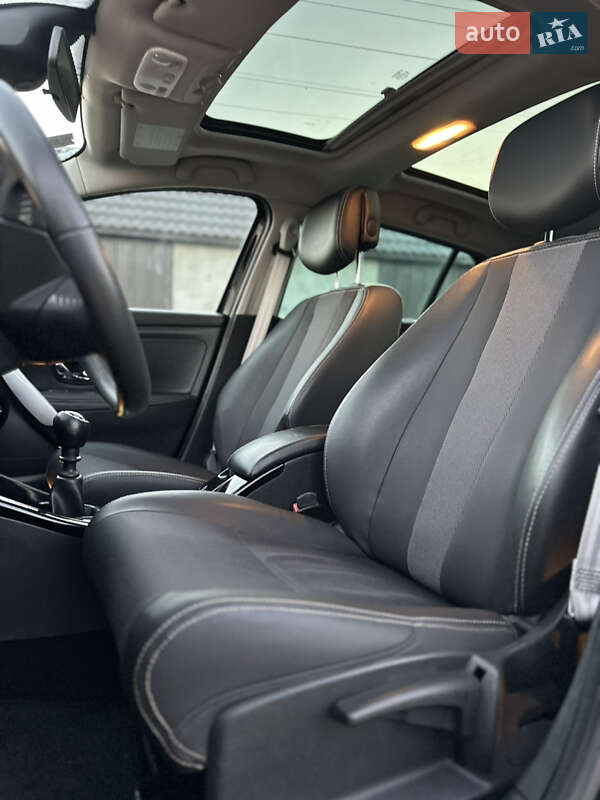 Универсал Renault Megane 2012 в Луцке фото 32 Универсал Renault Megane 2012 в Луцке