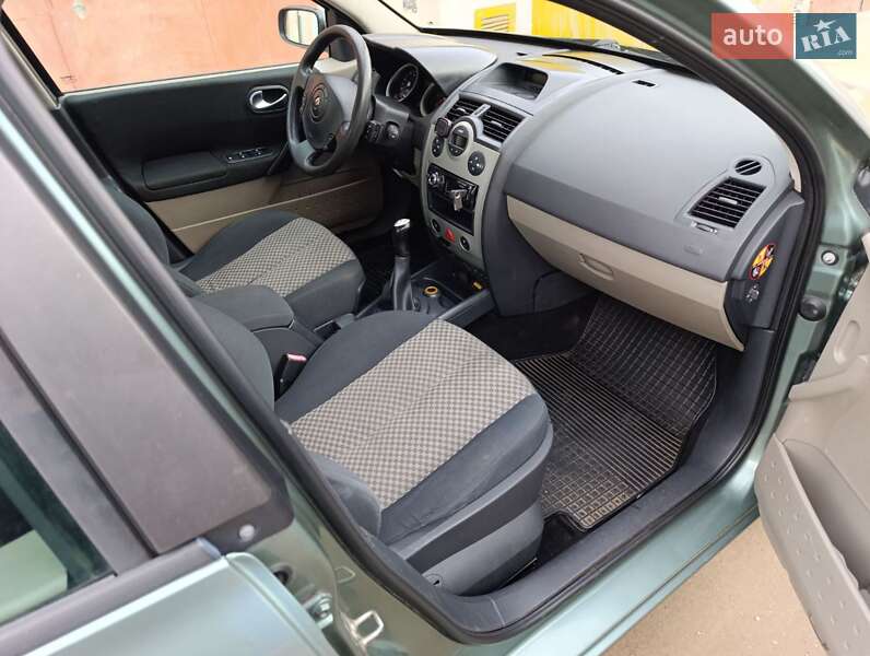Седан Renault Megane 2004 в Тернополе фото 11 Седан Renault Megane 2004 в Тернополе