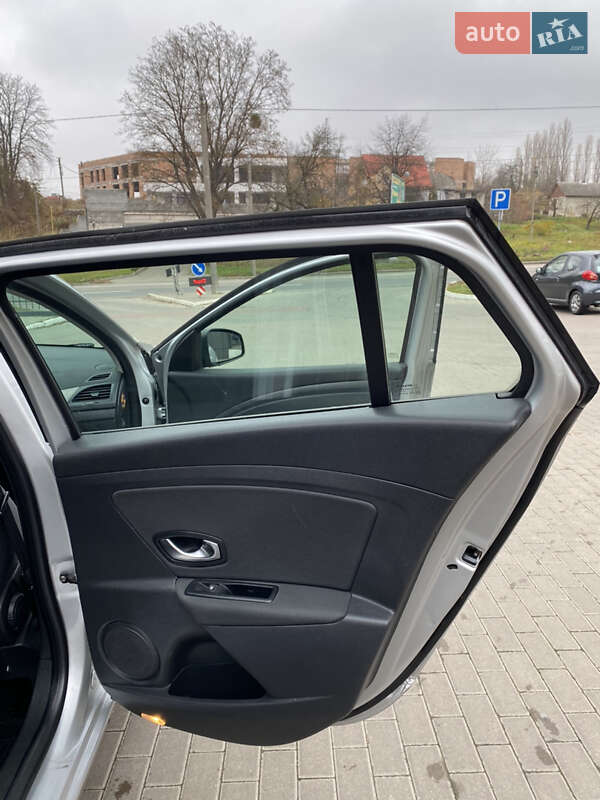 Универсал Renault Megane 2011 в Ровно фото 13 Универсал Renault Megane 2011 в Ровно