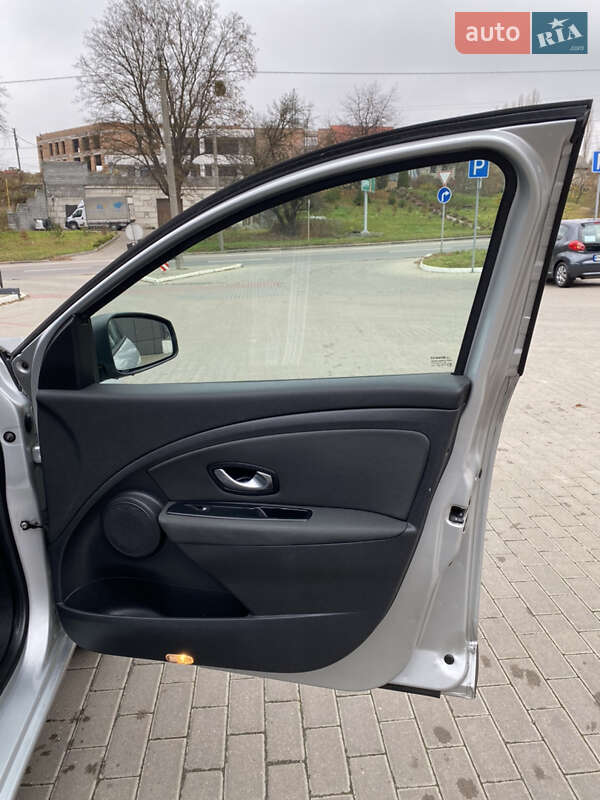 Универсал Renault Megane 2011 в Ровно фото 15 Универсал Renault Megane 2011 в Ровно