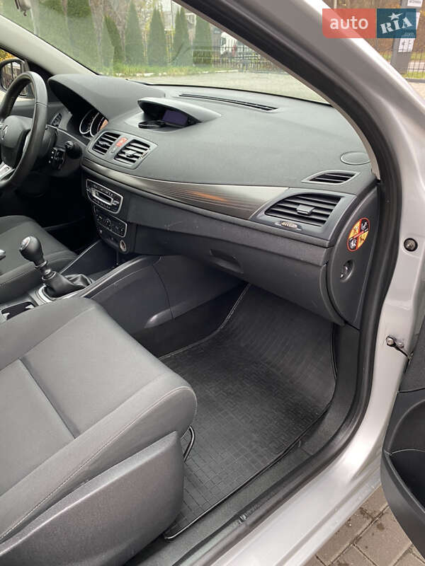 Универсал Renault Megane 2011 в Ровно фото 18 Универсал Renault Megane 2011 в Ровно