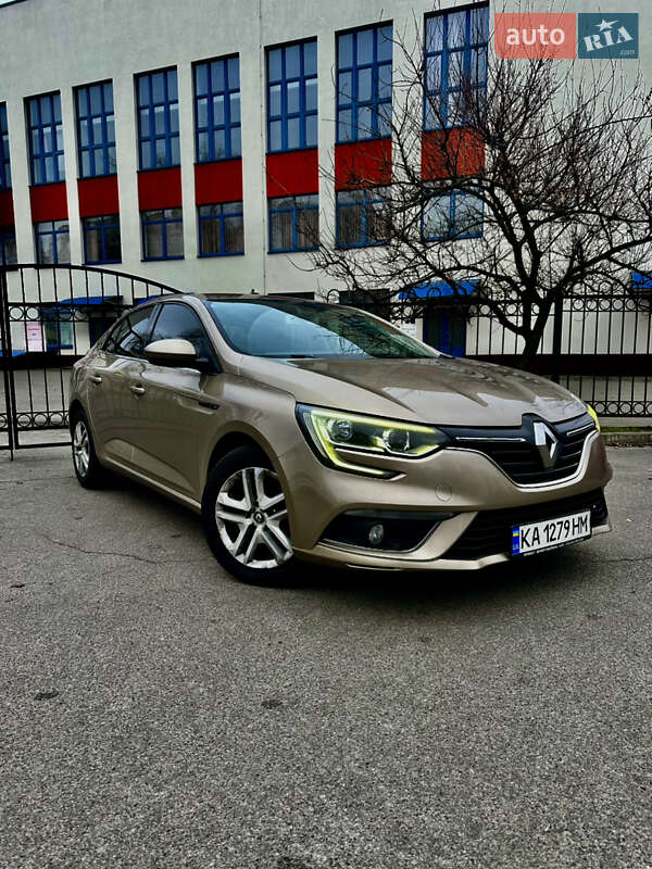 Седан Renault Megane 2018 в Киеве фото 4 Седан Renault Megane 2018 в Киеве