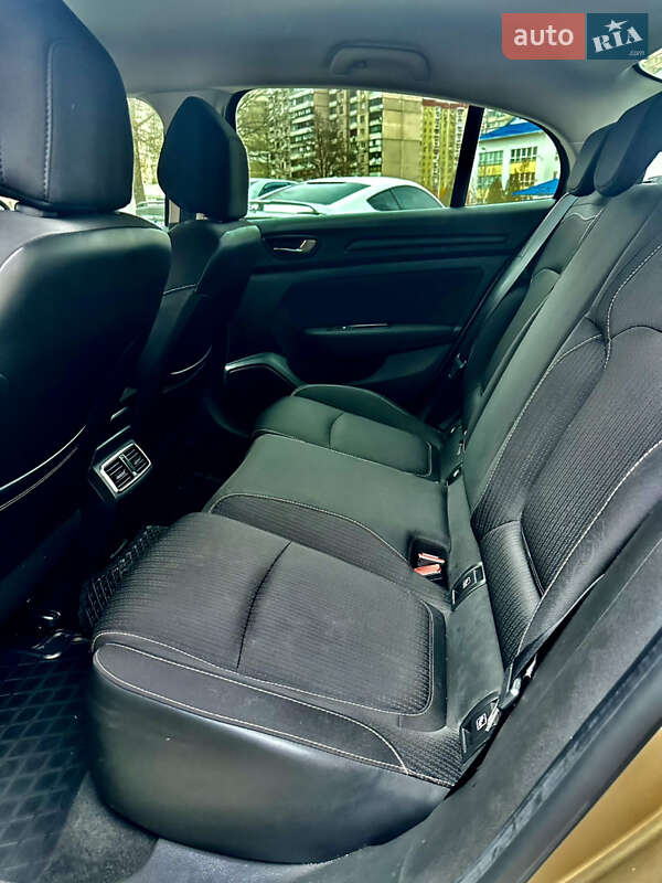 Седан Renault Megane 2018 в Киеве фото 20 Седан Renault Megane 2018 в Киеве