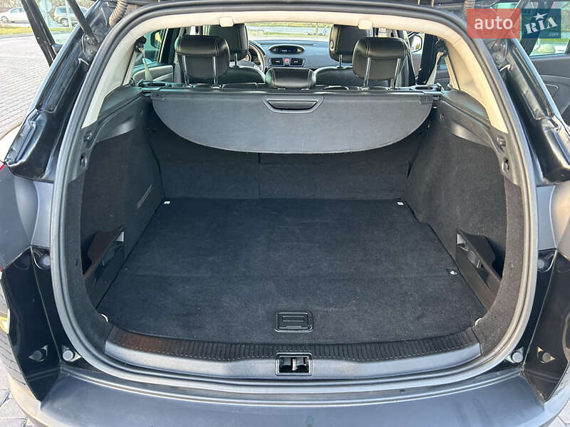 Универсал Renault Megane 2011 в Городке