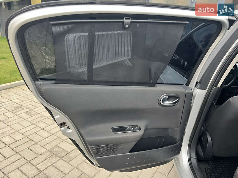 Седан Renault Megane 2007 в Черкасах фото 56 Седан Renault Megane 2007 в Черкасах
