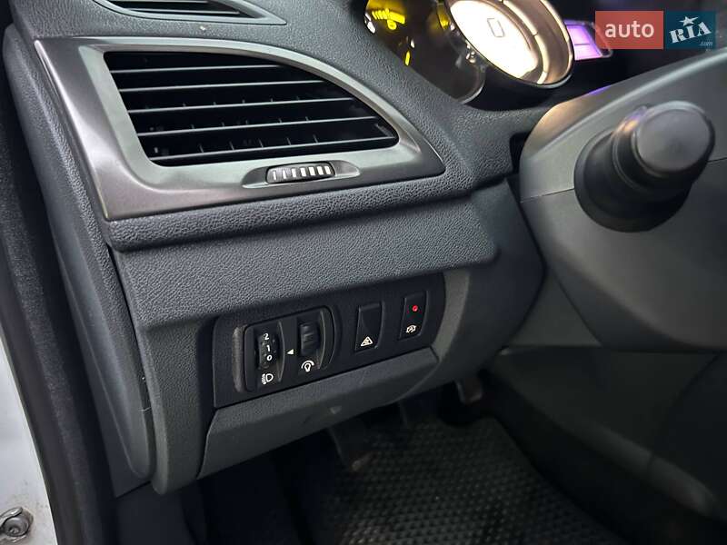 Универсал Renault Megane 2013 в Полтаве фото 17 Универсал Renault Megane 2013 в Полтаве