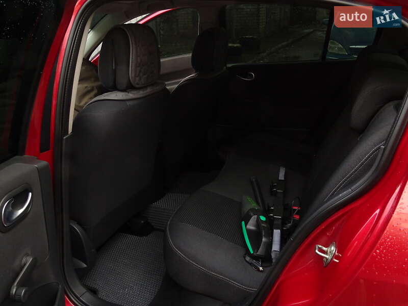 Седан Renault Megane 2006 в Запоріжжі фото 11 Седан Renault Megane 2006 в Запоріжжі