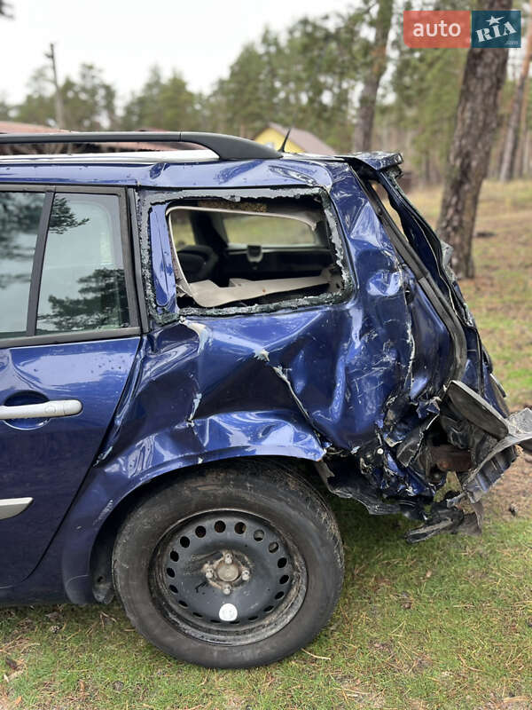 Универсал Renault Megane 2004 в Змиеве фото 9 Универсал Renault Megane 2004 в Змиеве