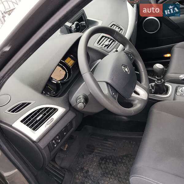 Хэтчбек Renault Megane 2011 в Сумах