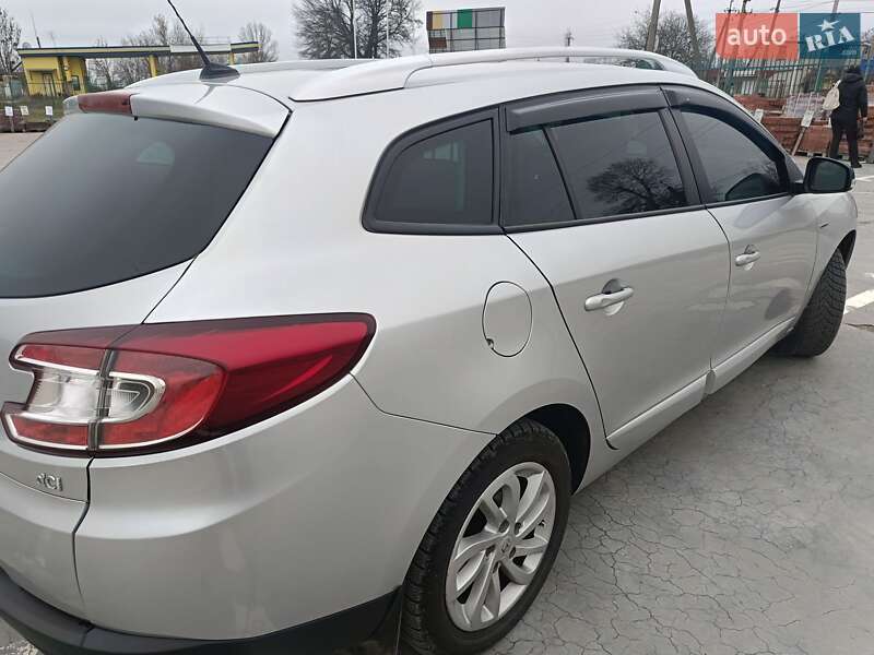 Универсал Renault Megane 2015 в Южноукраинске