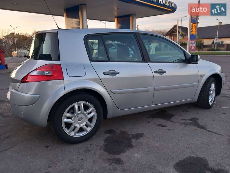 Хэтчбек Renault Megane 2008 в Городке