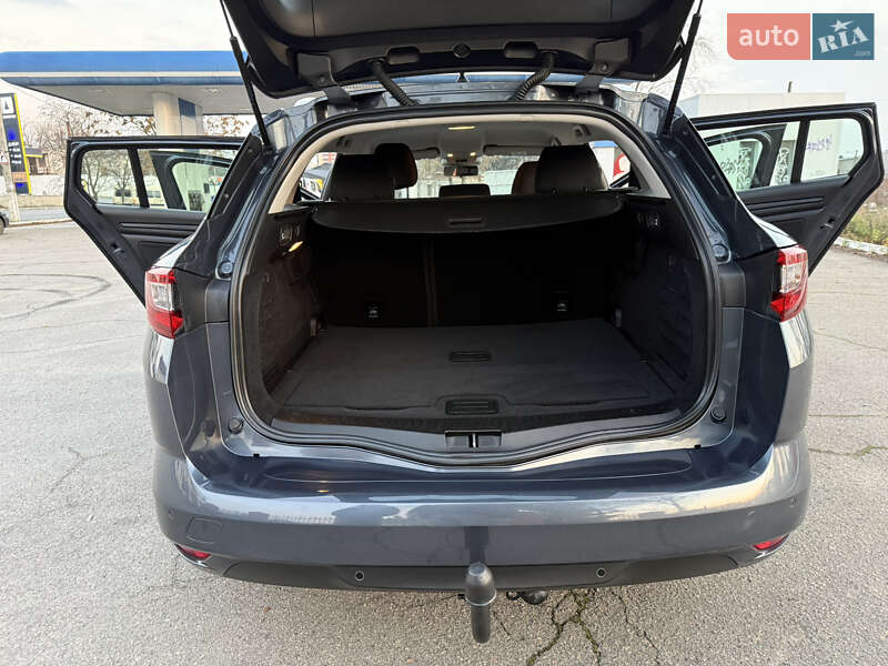 Универсал Renault Megane 2020 в Днепре фото 79 Универсал Renault Megane 2020 в Днепре