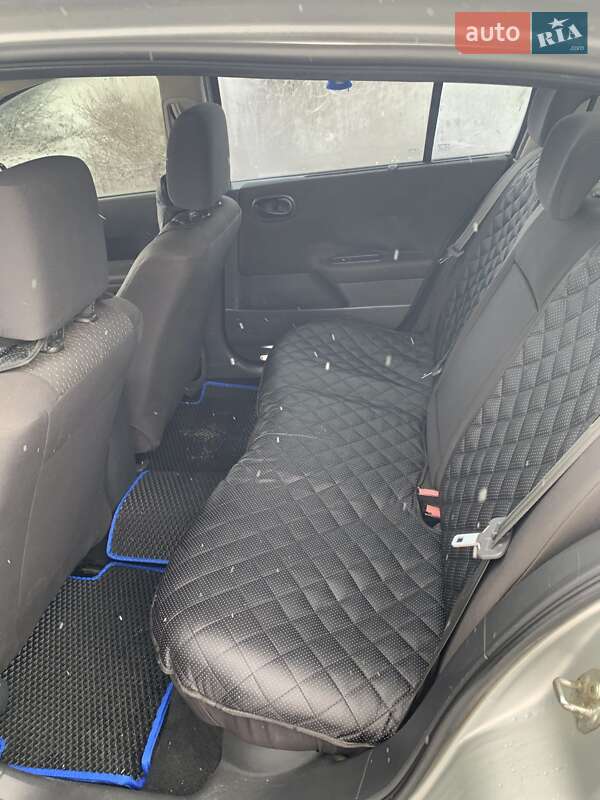 Седан Renault Megane 2005 в Львове фото 9 Седан Renault Megane 2005 в Львове