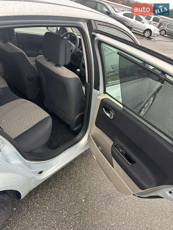 Седан Renault Megane 2004 в Киеве