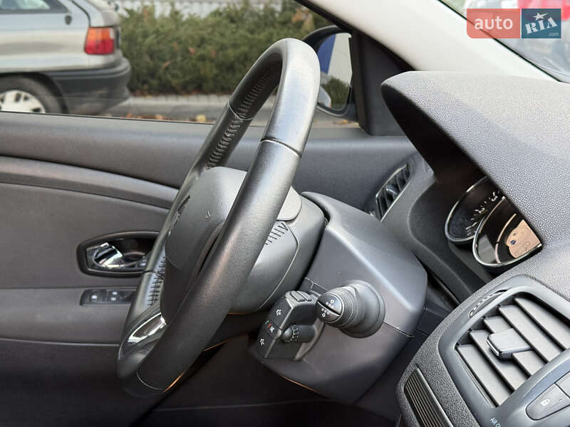Универсал Renault Megane 2014 в Днепре фото 24 Универсал Renault Megane 2014 в Днепре
