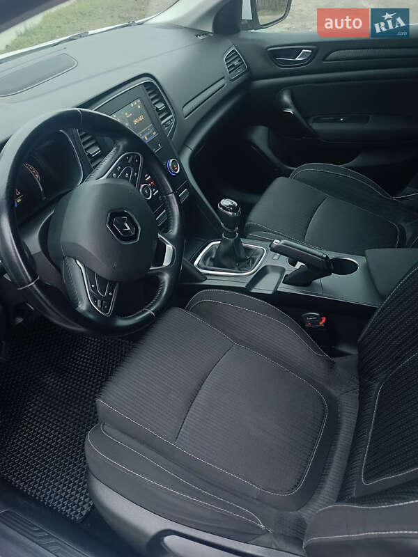 Хэтчбек Renault Megane 2017 в Александрие фото 10 Хэтчбек Renault Megane 2017 в Александрие