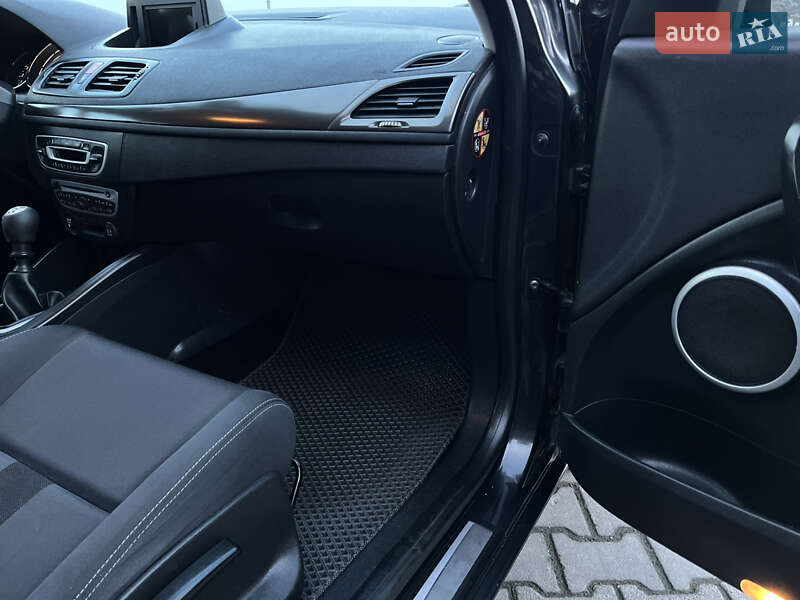 Хэтчбек Renault Megane 2011 в Черновцах